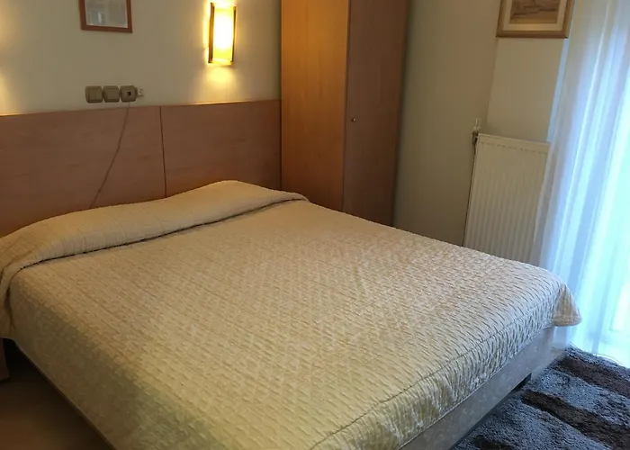 Hotel Orestion - Bike And Motorcycle Friendly Hotel